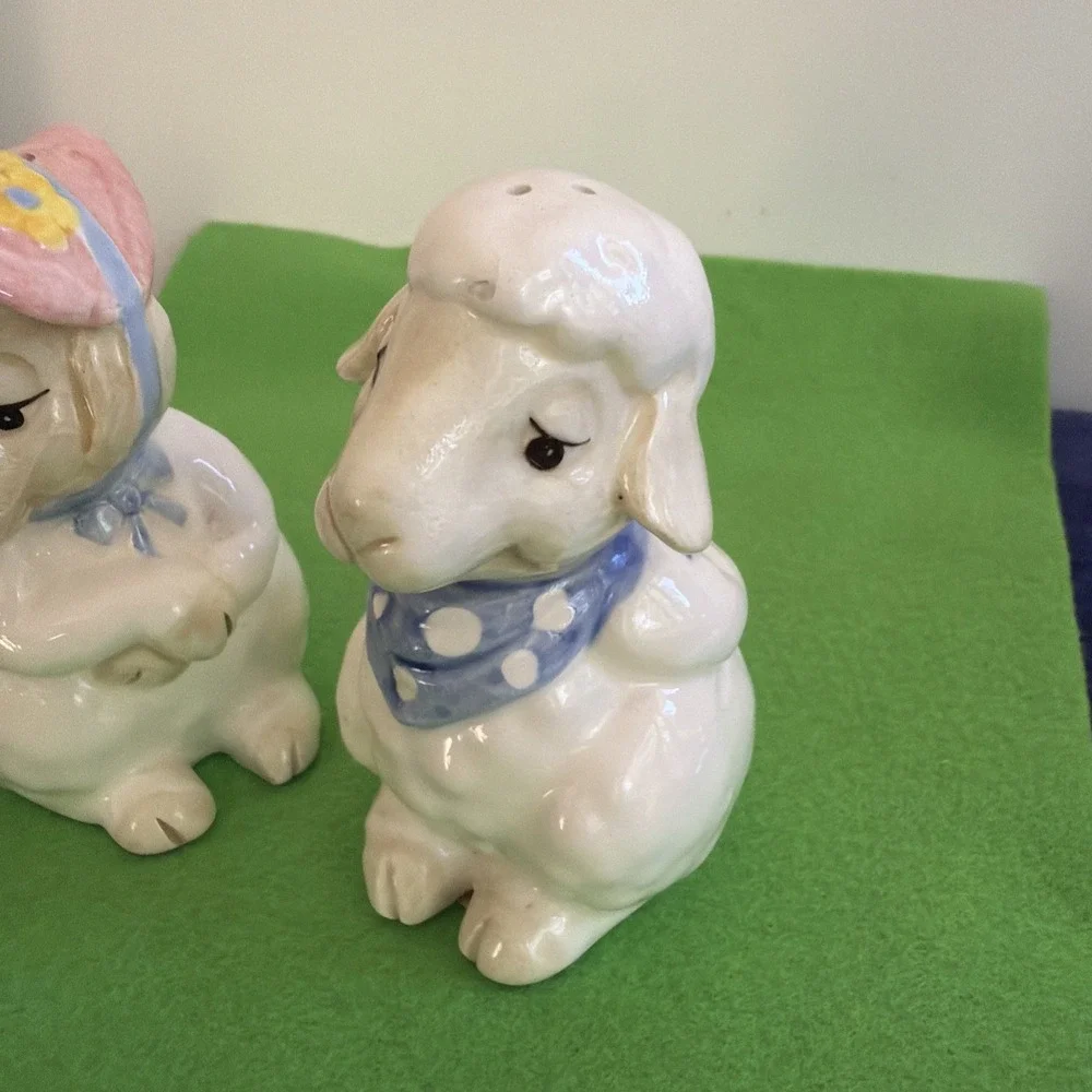 Fitz & Floyd Ceramic Sheep Lambs Salt And Pepper Shakers Easter Spring